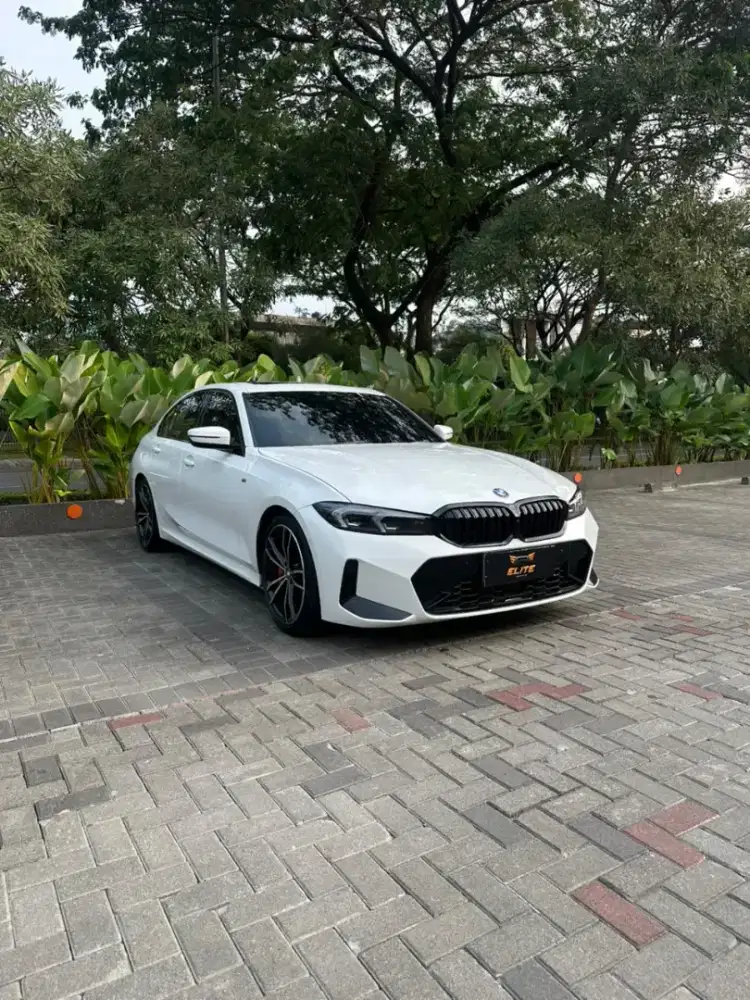 BMW 330i M Sport 2024 NIK 2024 Putih  Odo 8rb Service Record