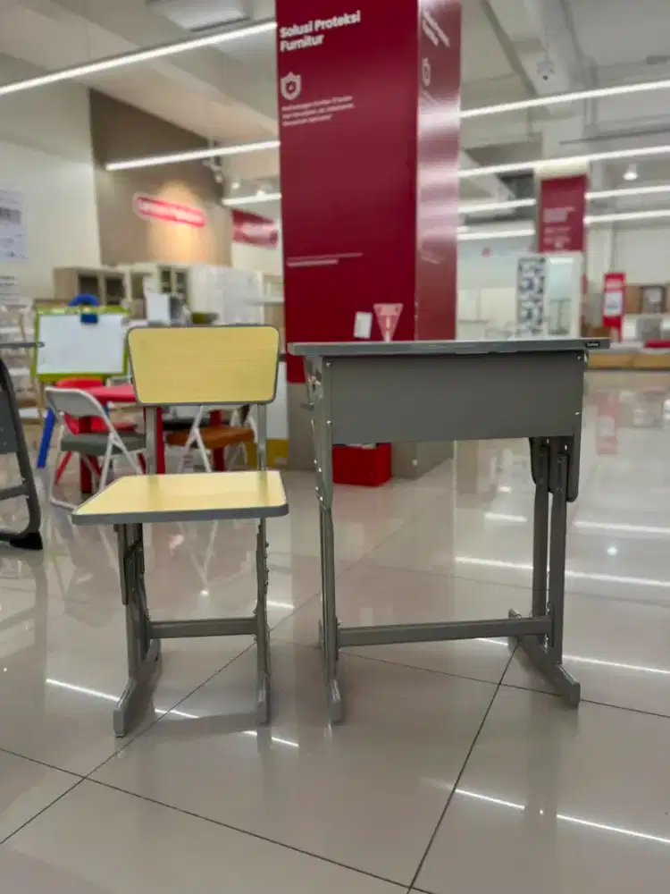 Kursi Sekolah Ergonomis