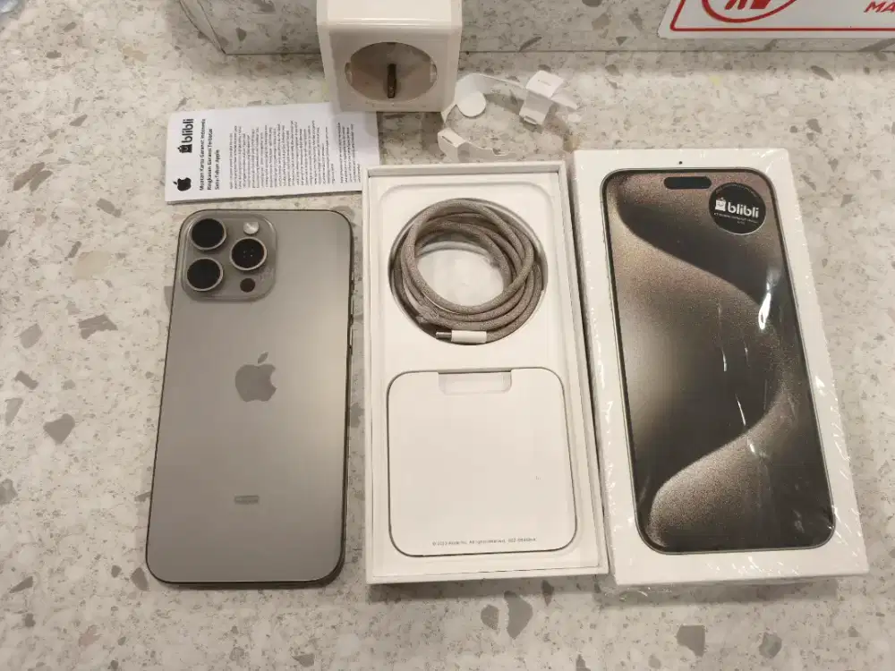 iPhone 15 pro max 256 GB Fullset original garansi resmi ex blibli ibox