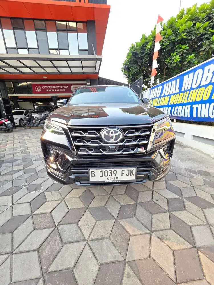 Toyota Fortuner GR Sport 2.8L Diesel A/T 2023