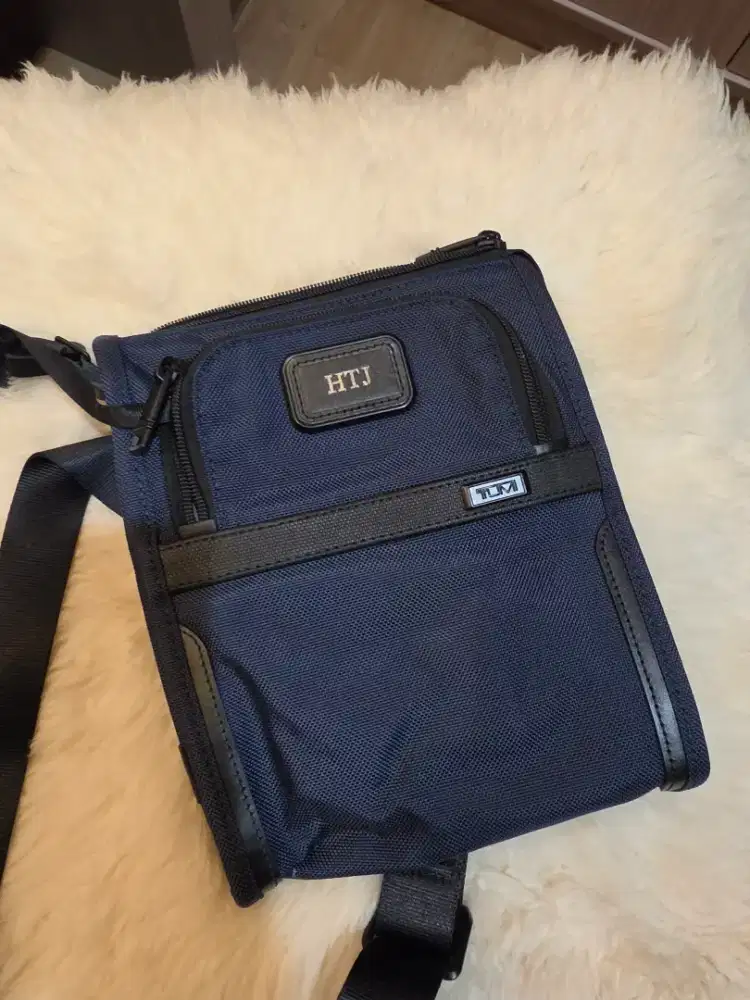 TUMI alpha original small sling bag