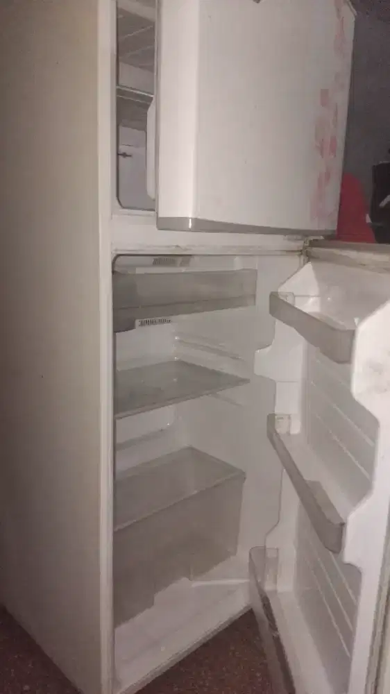 Kulkas Sharp 2 Pintu Motif Bunga Dingin Mantap Nego