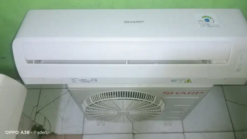 AC Sharp 1/2pk r32 blm lama pakai/ bisa tukar tambah