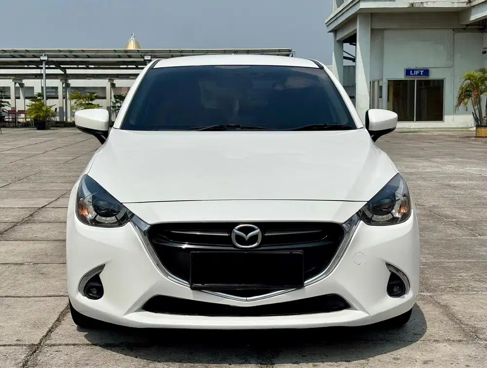 [DP 30JT] MAZDA 2 R AT 2017 PUTIH ISTIMEWA TT 2016 MAZDA2