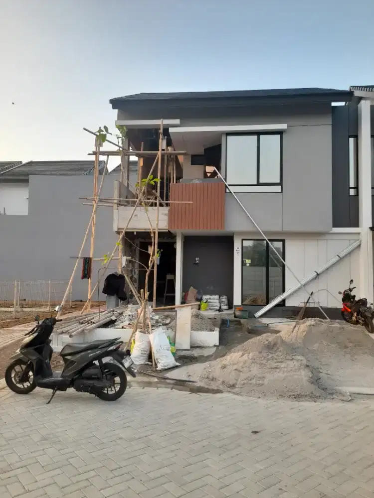 Bambu Bekas Steger Dan Puing Bangunan