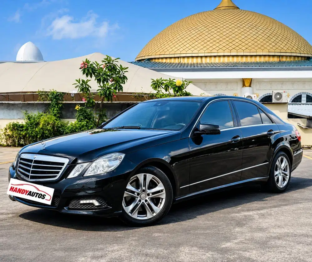 Mercedes Benz E300 Avantgarde Tahun 2009 Automatic Hitam Metalik