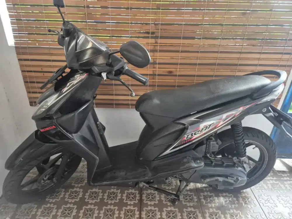 Honda motor beat karbu tahun 2012