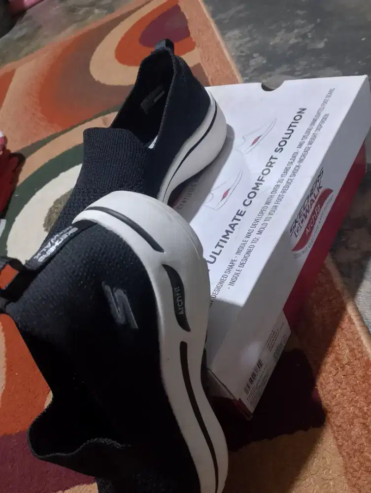 Jual sepatu bekas pemakaian pribadi
