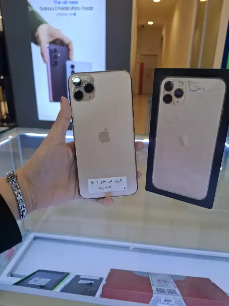 Iphone 11 Pro max . X ibox