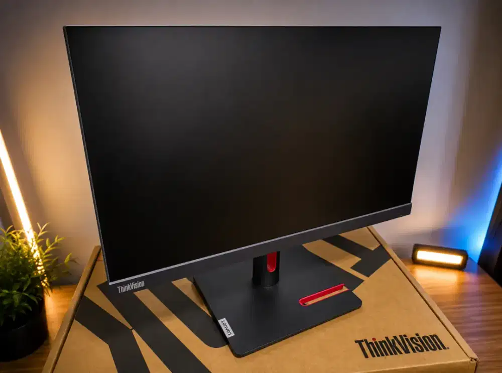 Monitor lenovo ThinkVision s22i-30 22 inci IPS 99% srgb masih baru