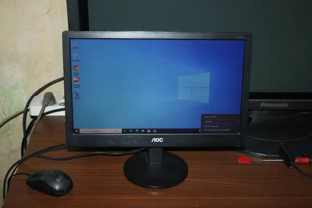 LCD Monitor | AOC E1670S 16 Inch