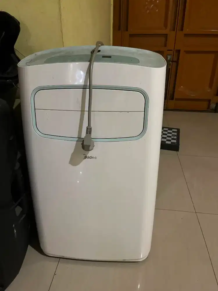AC portble merk midea 1.5 pk