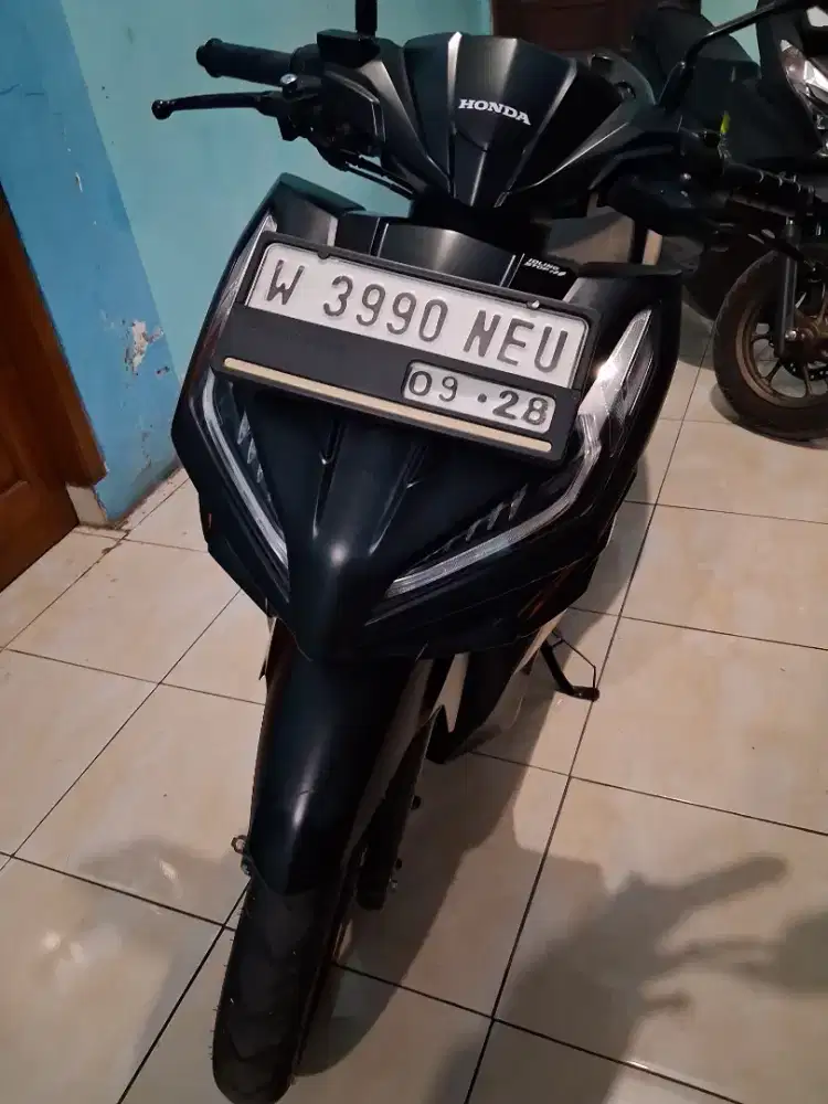 Jual cepat honda vario 125cc warna hitam keyless