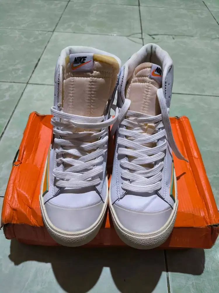Sepatu NK blazer mid white orange