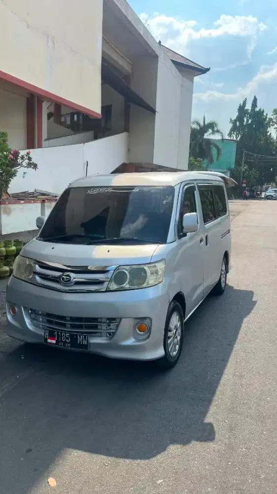 Daihatsu Luxio M 2010 Silver