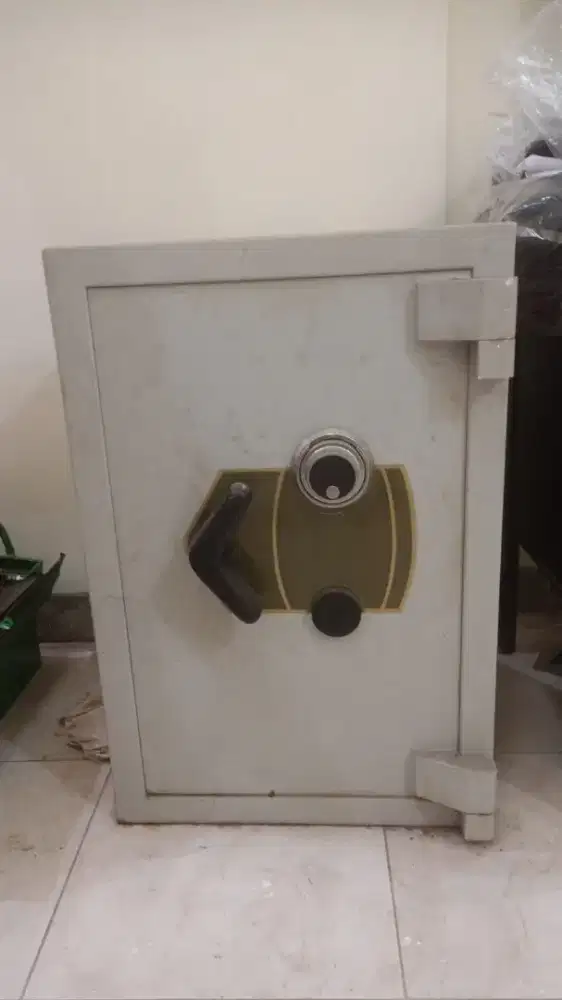 Brankas L47 kondisi bagus