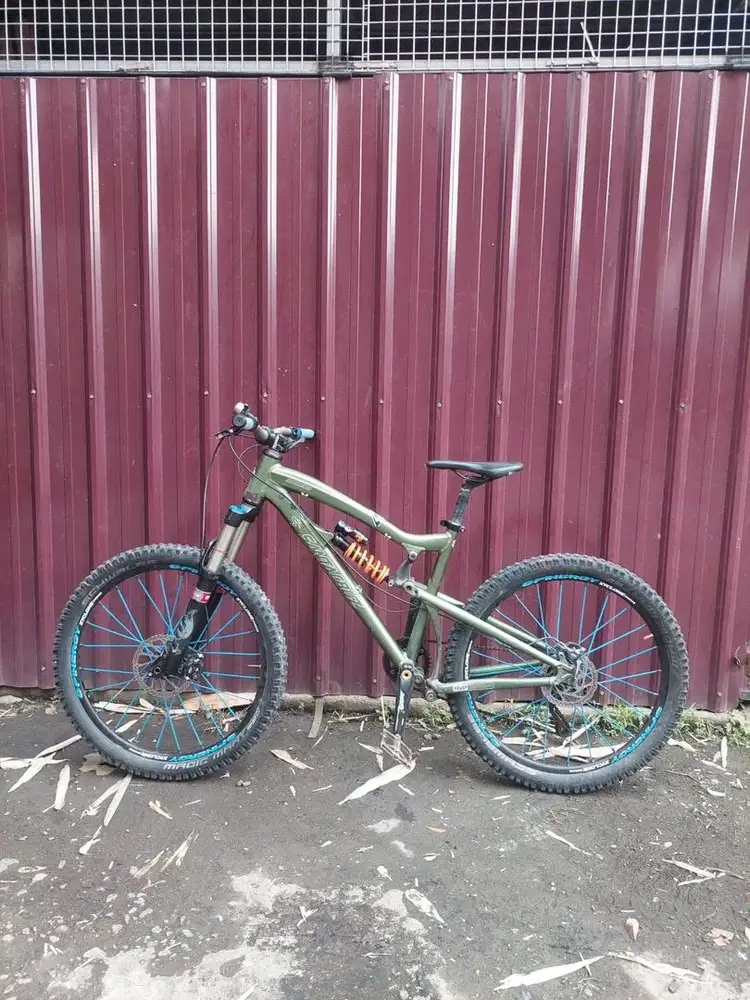 Sepeda Santa Cruz Nomad Gen 2