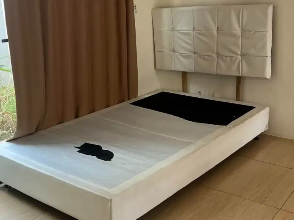 Disewakan Rumah Semi Furnish Dekat Kawasan Pendidikan dan Mall di Cendana Essence Lippo Karawaci