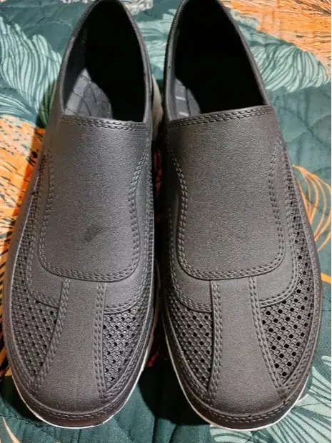 Sepatu pria karet size 40