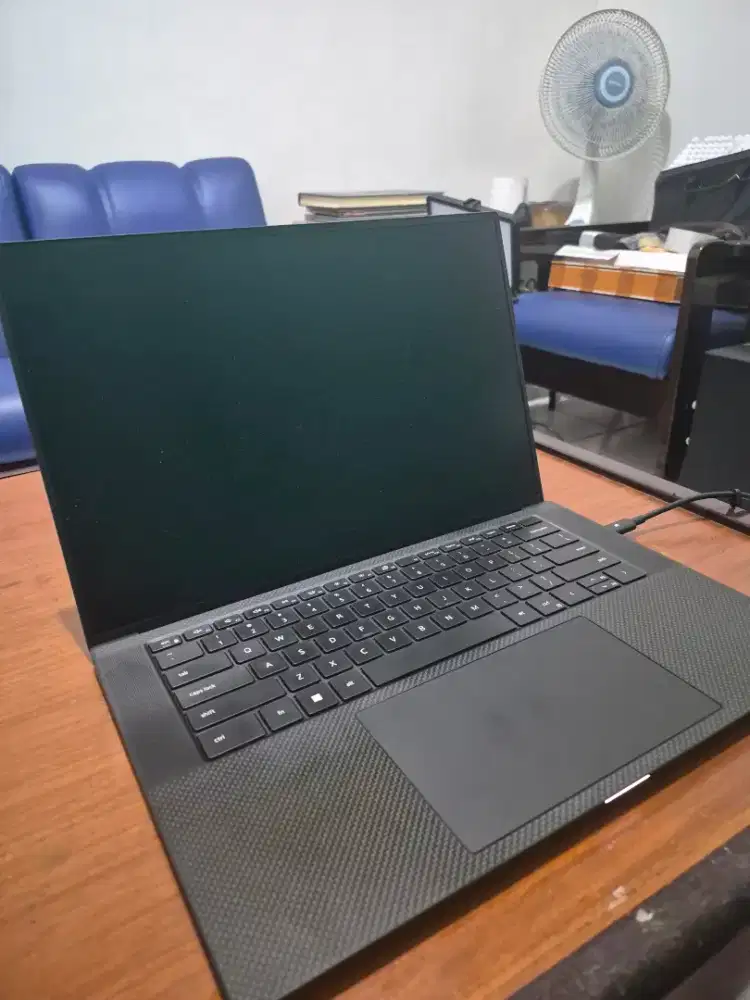 Dell Precision 5570 i9 Generasi 12