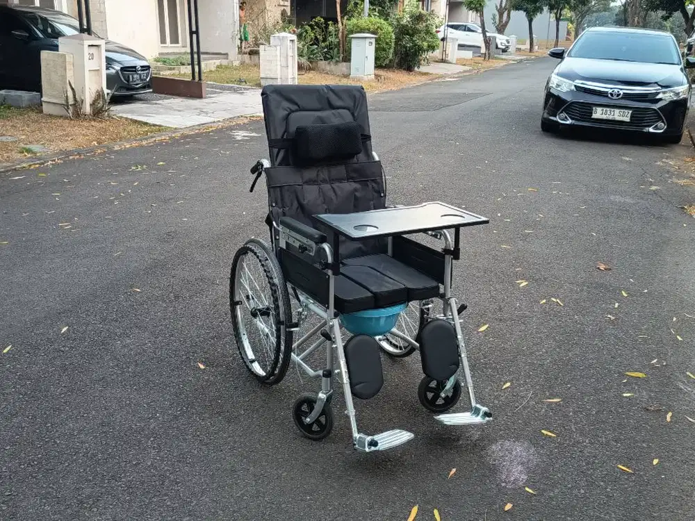 Furnibest Kursi Roda Wheelchair Reclining Luxury - KR-103 Hitam