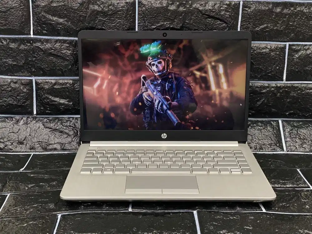 LAPTOP HP 14s-DK0073AU AMD A4-9125 RADEON R3 RAM 4 GB SSD 256 GB-Mulus