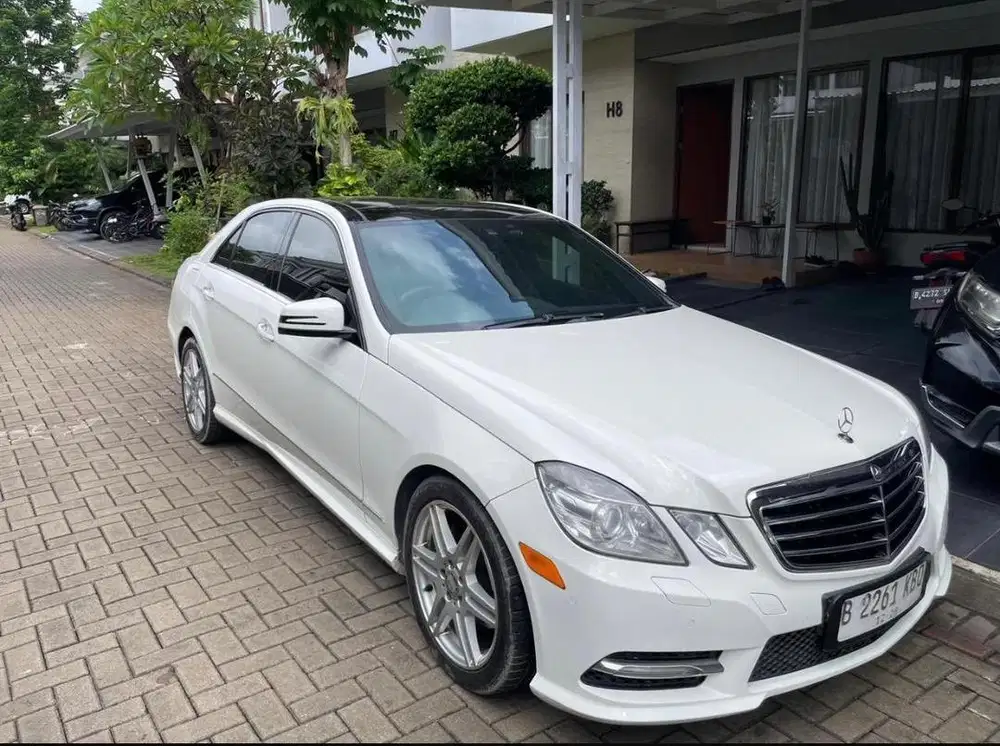MERCEDES BENZ E-300 AMG 2012