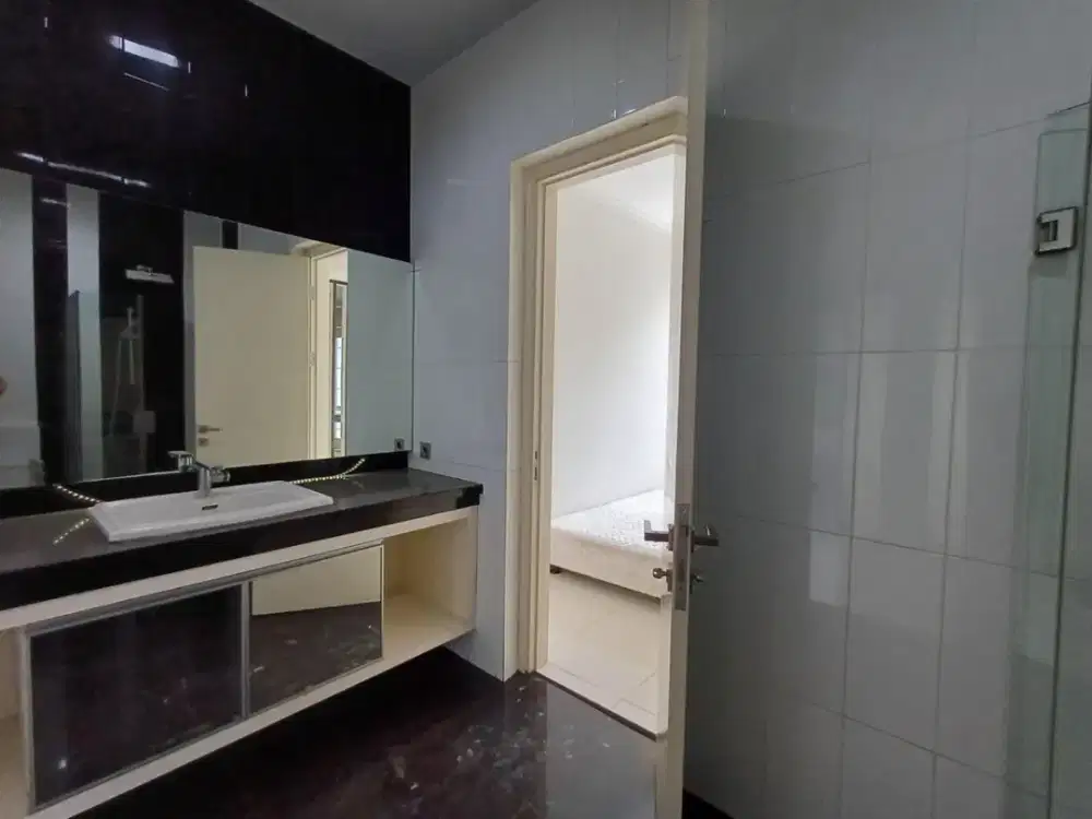 Dijual/Sewa Rumah Rapih Siap Huni Cluster Starling Gading Serpong, Tangerang