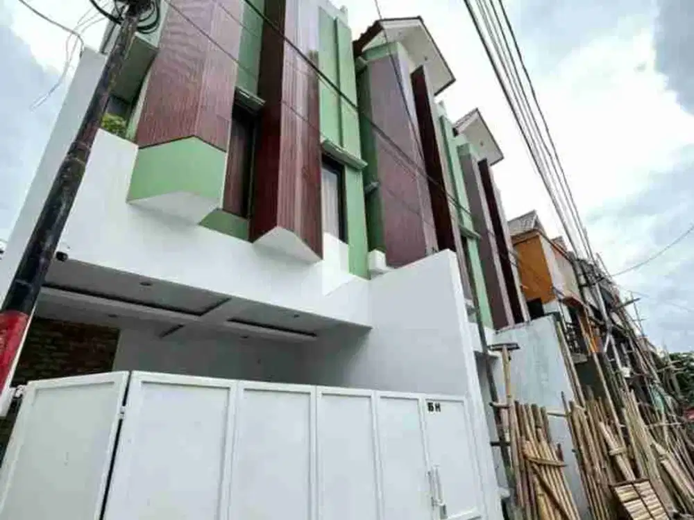 RUMAH MURAH DAN BARU DI UTAN KAYU, JAKARTA TIMUR