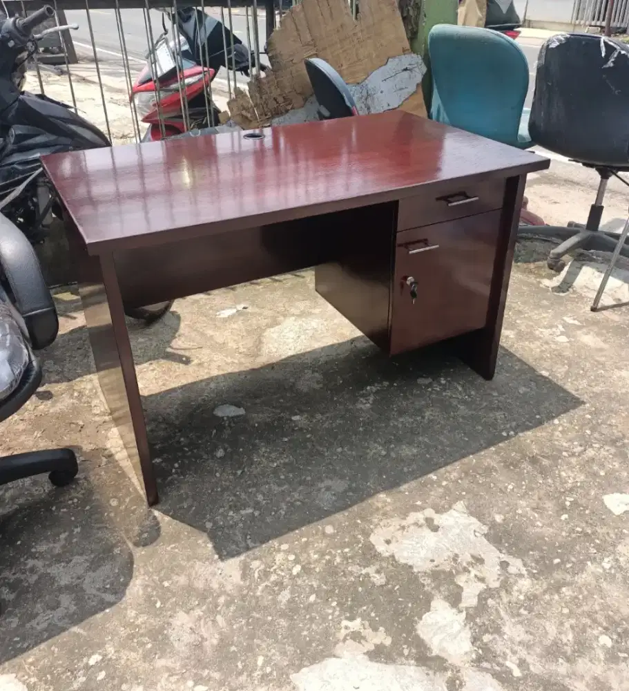 Meja bekas Setengah biro 120 x 70