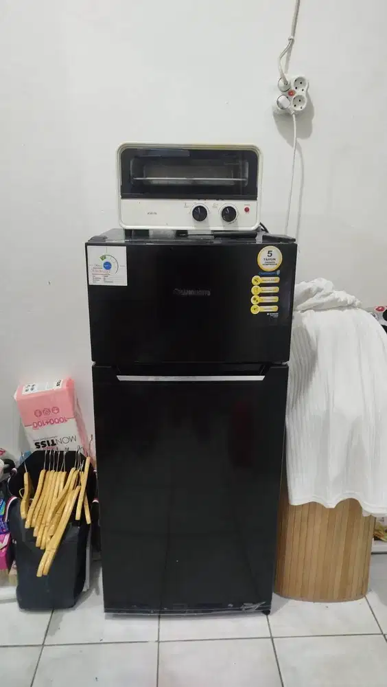 Dijual kulkas changhong 2 pintu 122 l