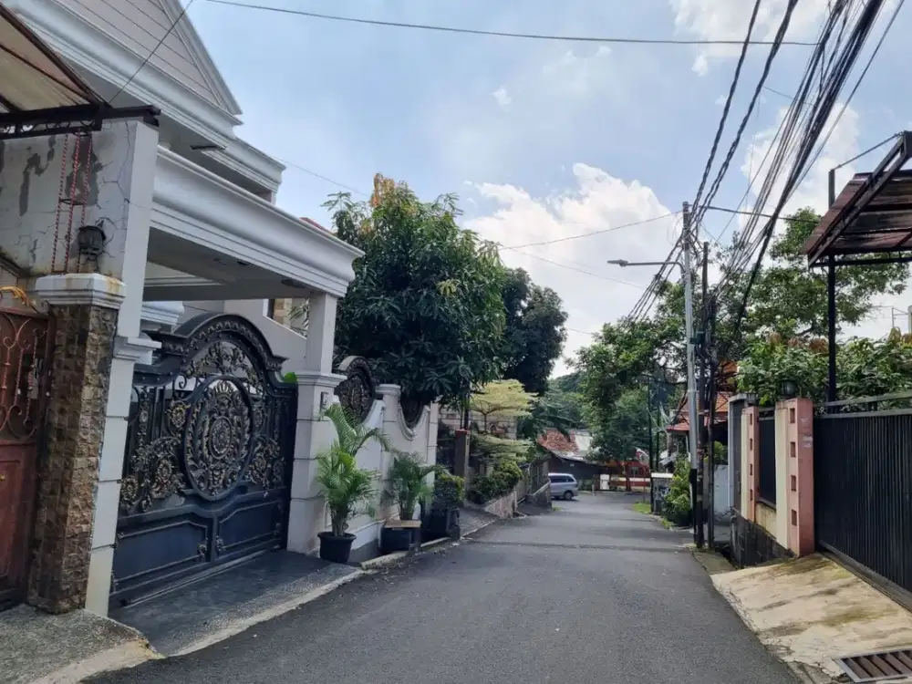 Di Jual Lelang Rumah 2 Lantai di Jalan Guru Solihun (Dilokasi Jl. Guru Sali'in) Kelurahan Ulujami, Kec. Pesanggrahan, Jakarta Selatan