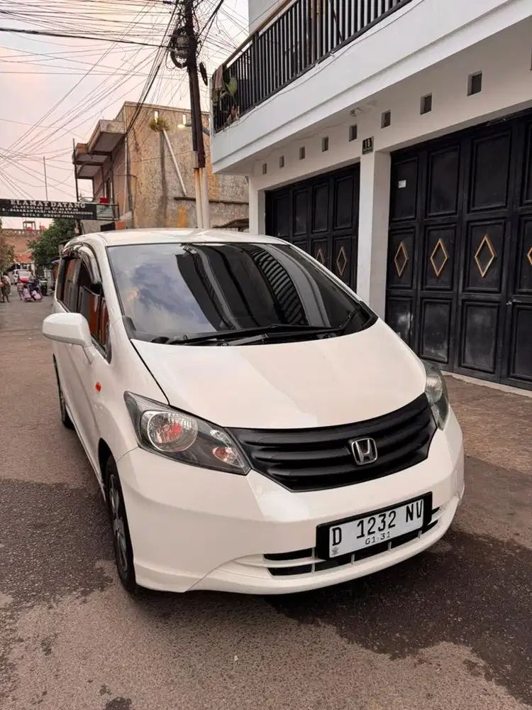 Honda freed S 2010 A/T siap pake