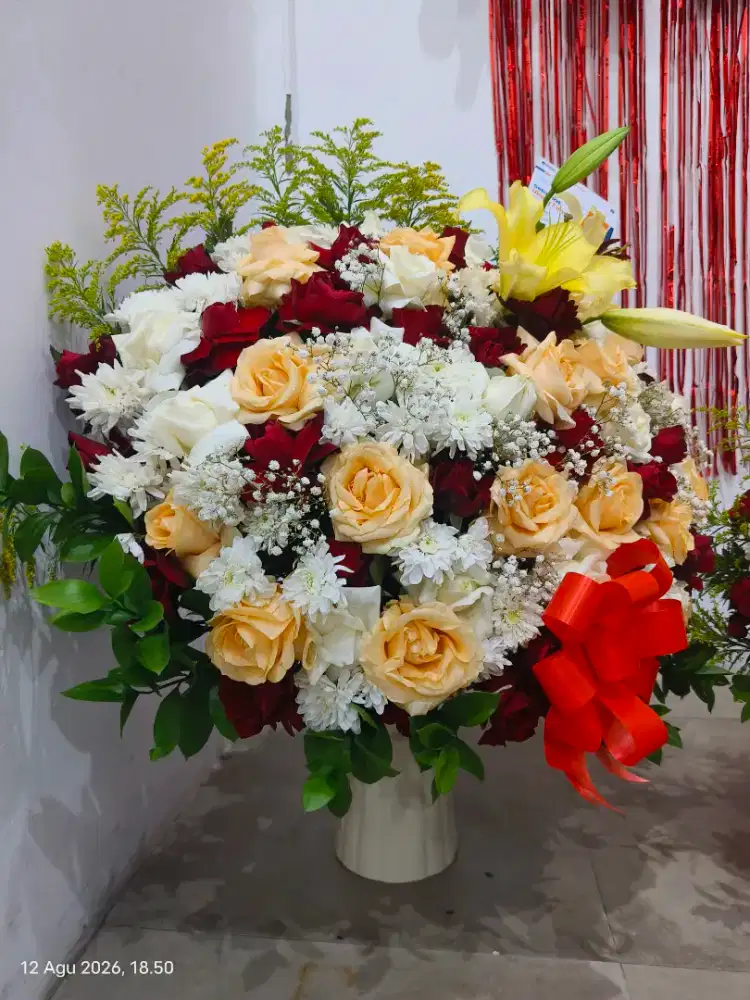 Bunga meja mixed flowers, berikut vas nya