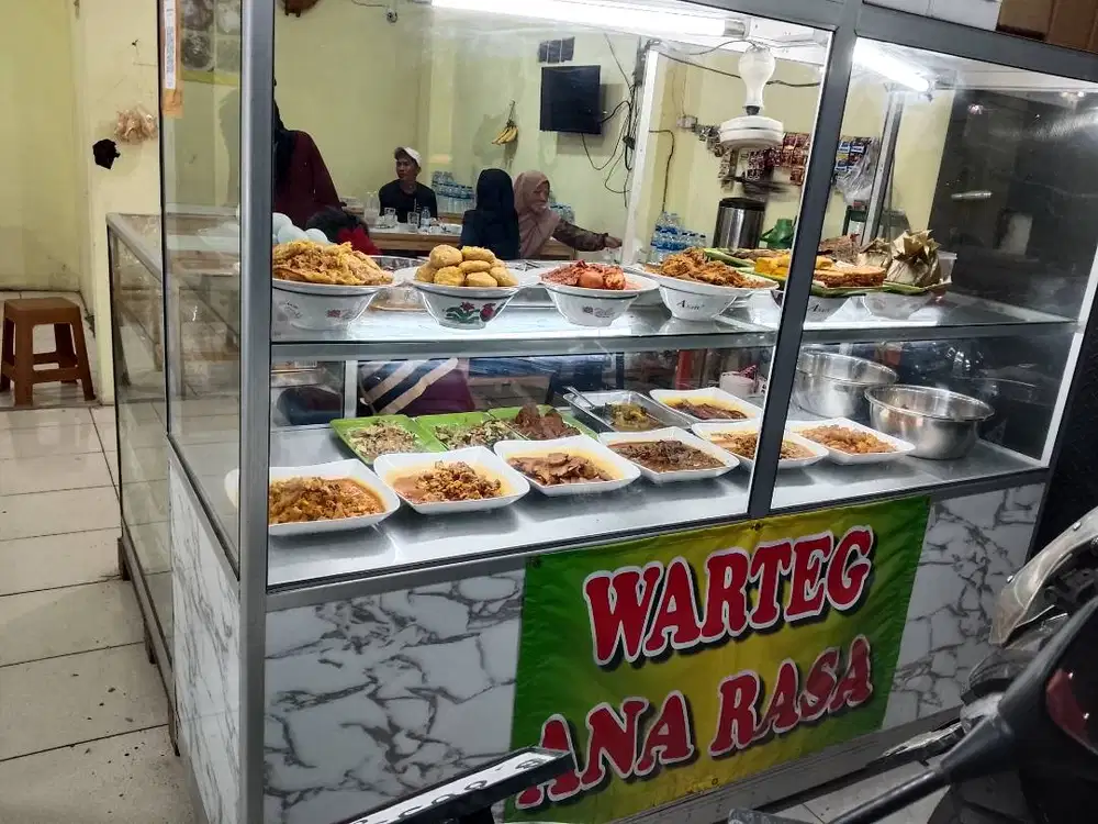 Di cari yg bisa bantu2 di warung makan