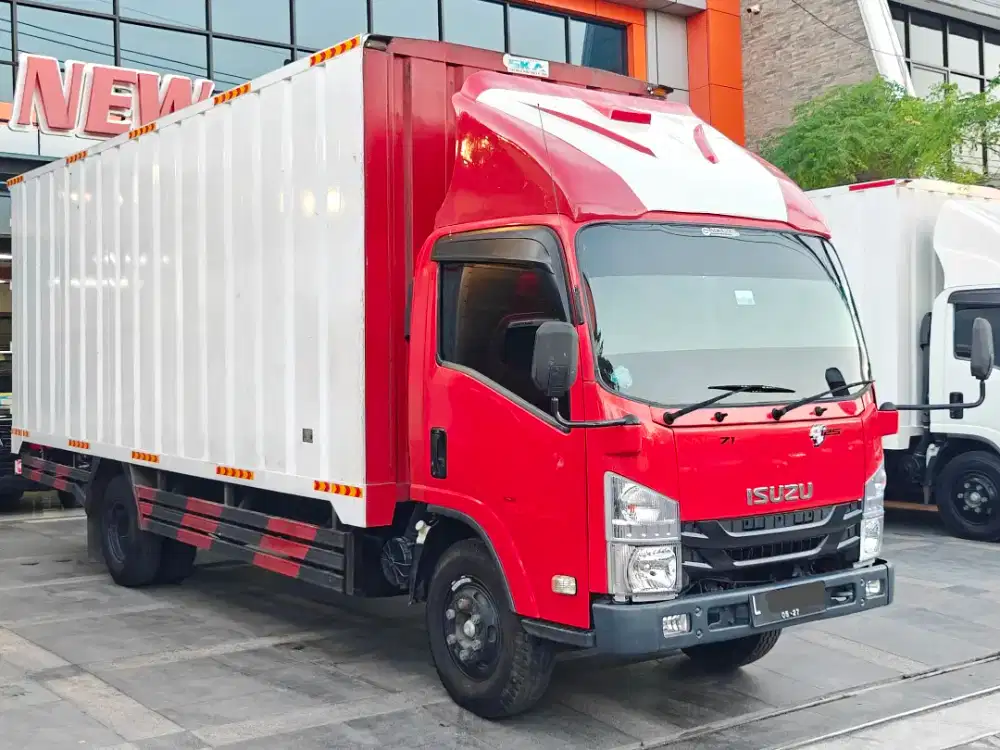 SiapKerja ELF 6 Roda 2022 NMR71 Long Euro2 Diesel Box Besi Kargo Truk