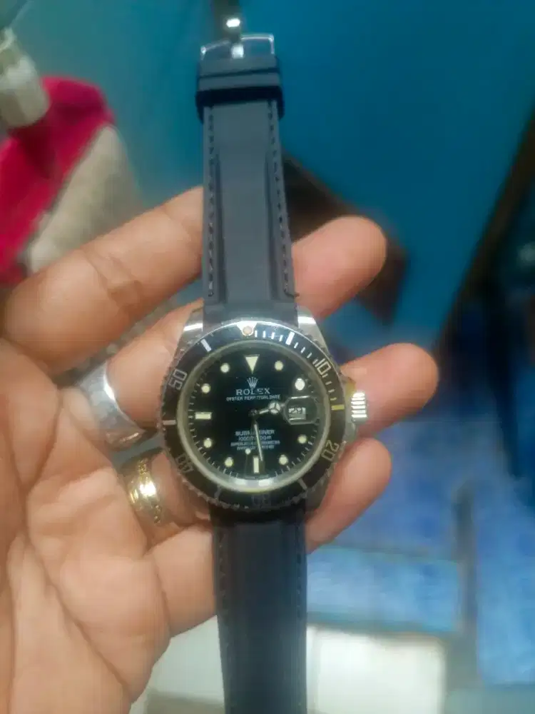 Bismillah dijual jam Rolex Submarine otomatis