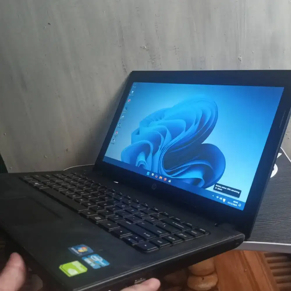 Hp 242 g1 core i3
