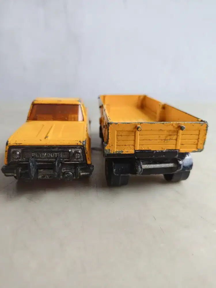 [PAKET] Matchbox Super Kings Plymouth Trail Duster & K-21 Trailer