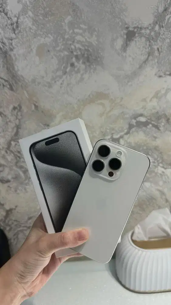 Dijual iphone 15 pro 128 GB fullset ex inter All operator no minus