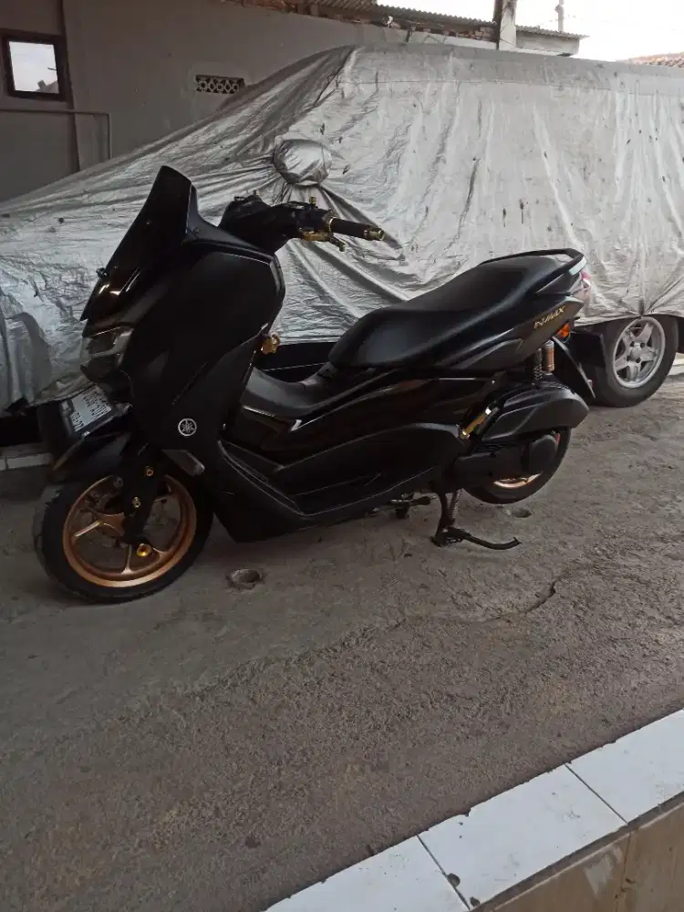 Nmax ABS tahun 2022 km low 8 ribuan