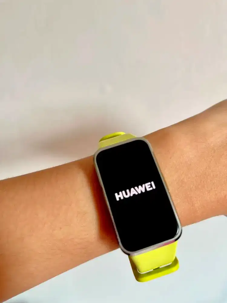 Huawei Band 10 bonus strap 1