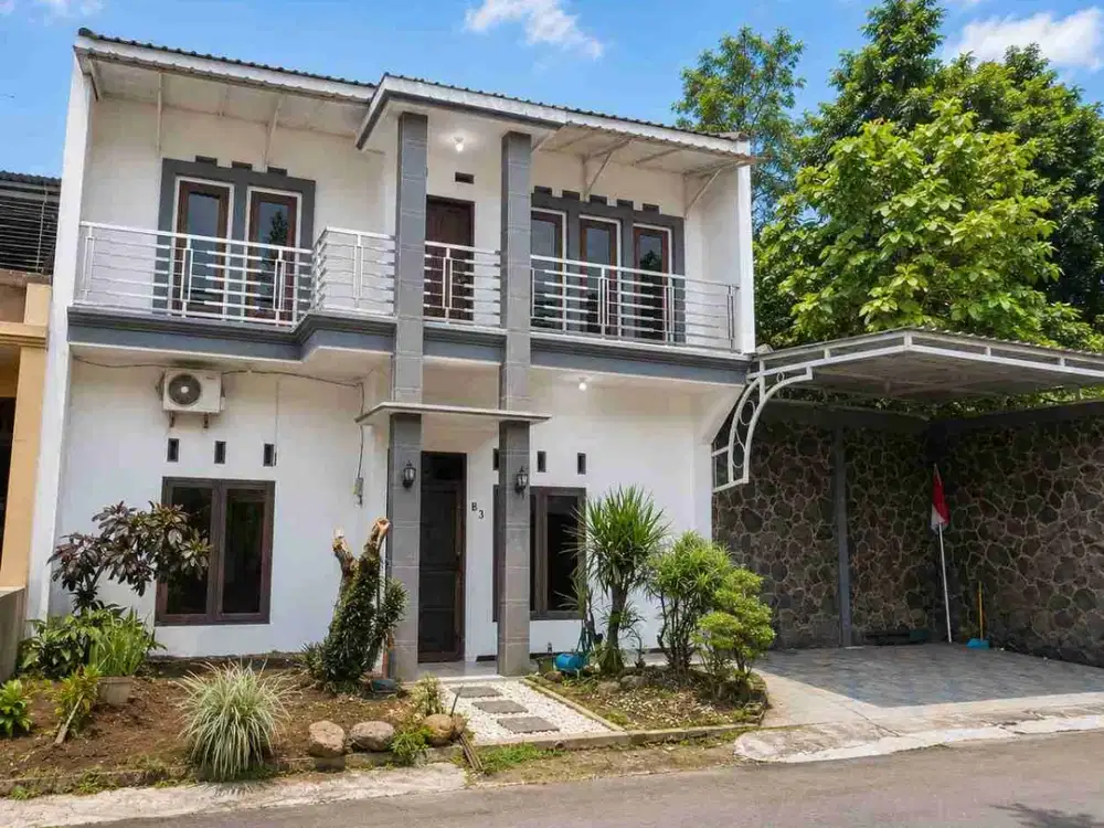 DIJUAL – Rumah 2 Lantai Semi Furnished Dekat Stasiun Kepanjen