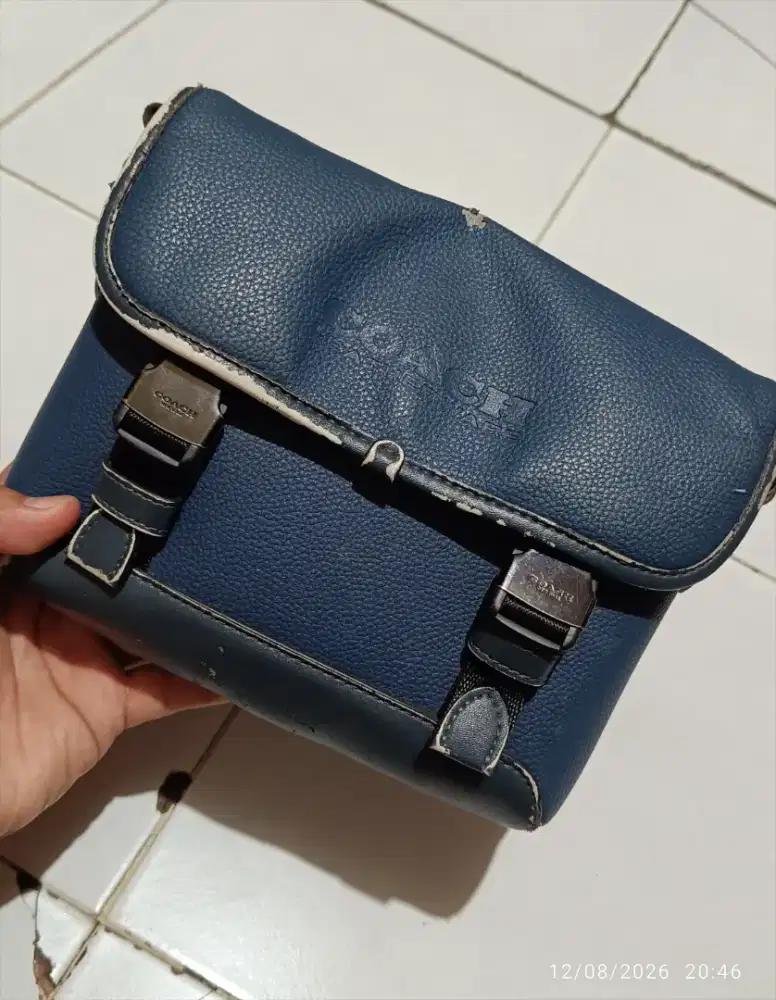 Tas kecil merk Coach