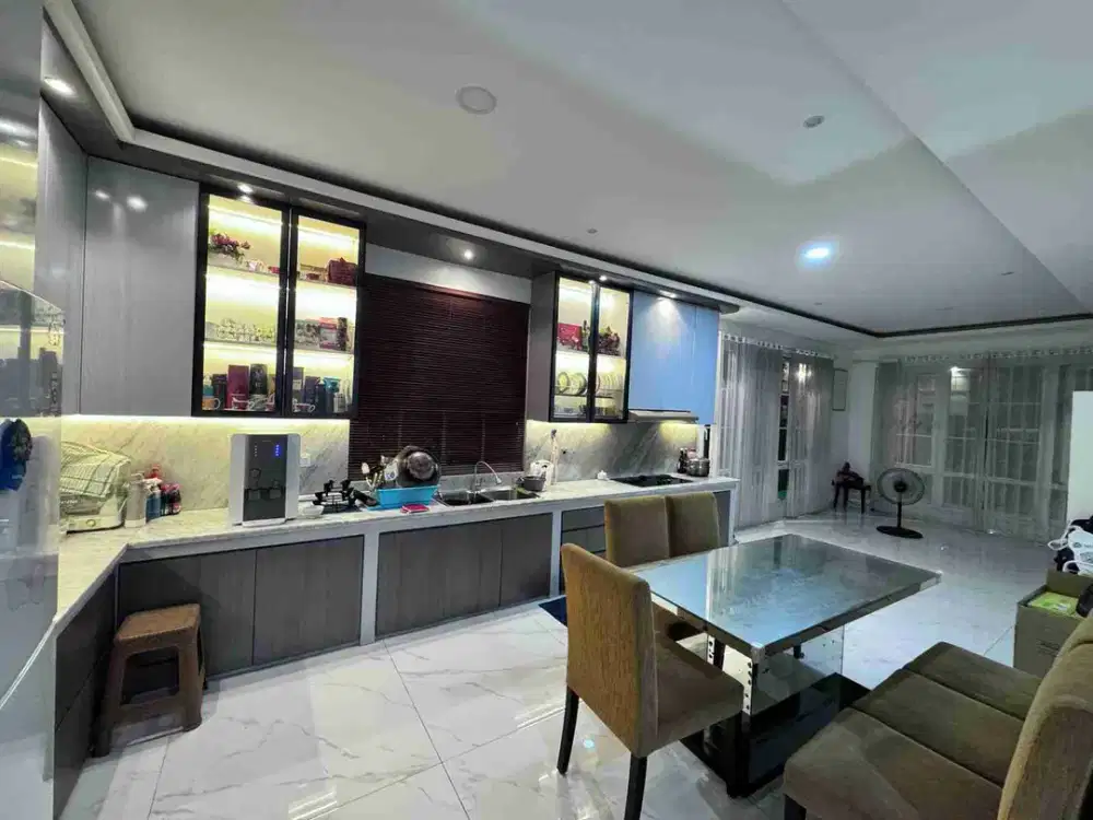 DIJUAL rumah golf lake residence