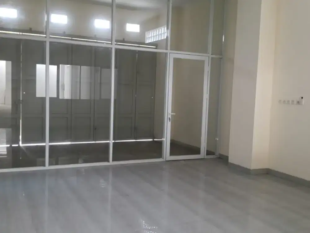 DISEWAKAN RUKAN BAGUS STRATEGIS 3 LANTAI DI PASIRKOJA BANDUNG KOTA