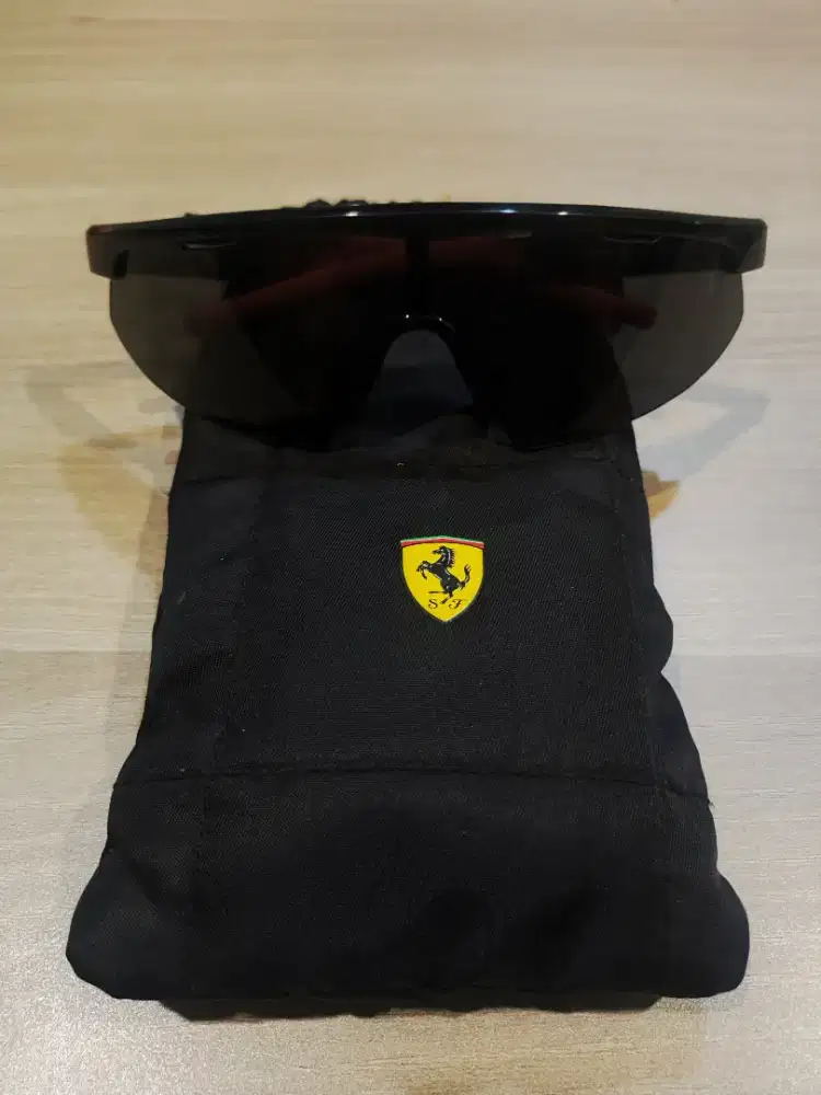 Kaca Mata Ferrari Original