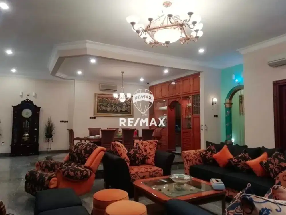 Dijual Rumah luas Furnish daerah cempak putih