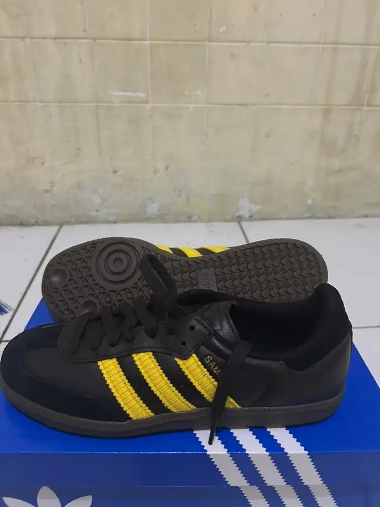 Di jual Adidas Samba Go