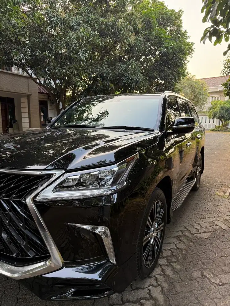 Lexus LX570 sport 4x4 At